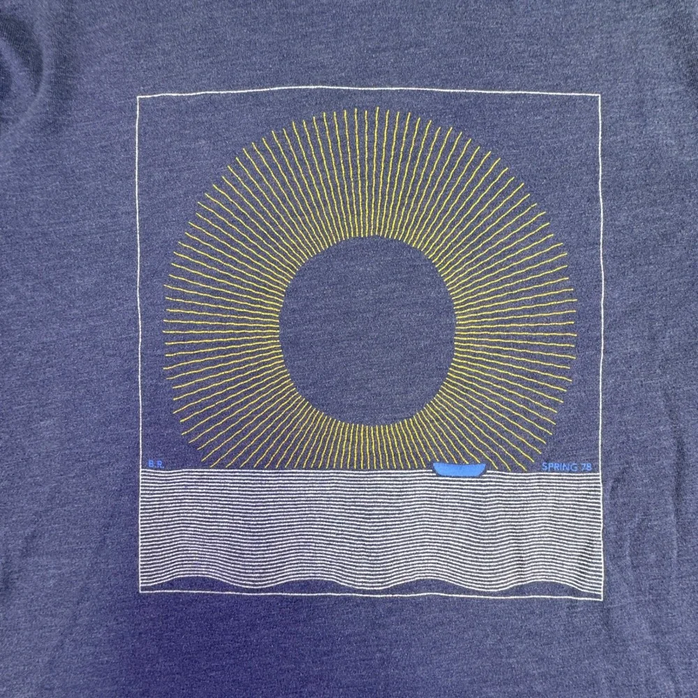 Banana Republic Shirt Men's Small Navy‎ Blue Graphic T-Shirt Spring 78 Sun Boat